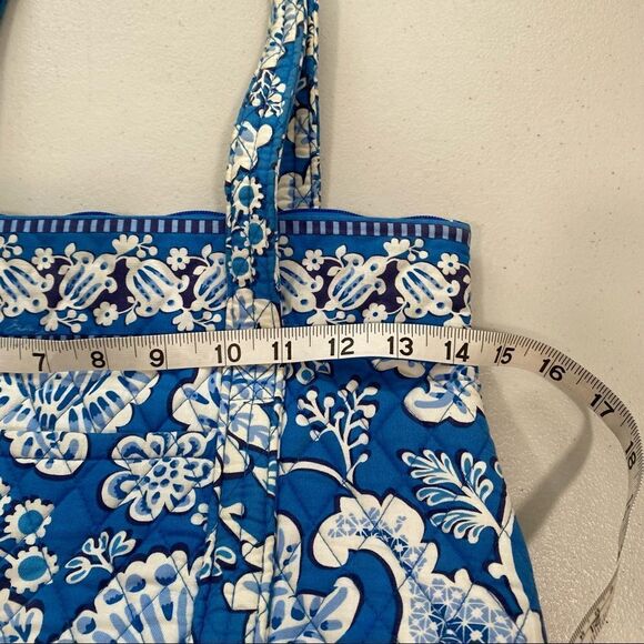 VERA BRADLEY Blue Betsey Quilted Tote Bag - Picture 8 of 10